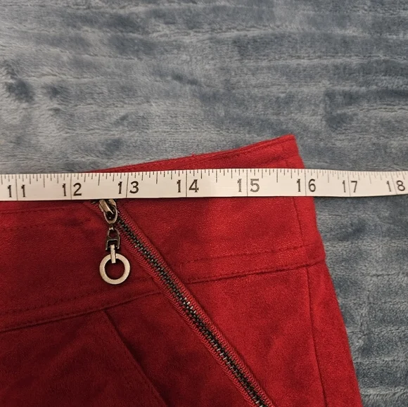 Dark Red TCEC Shorts With Zippers On Front! - Picture 6 of 7